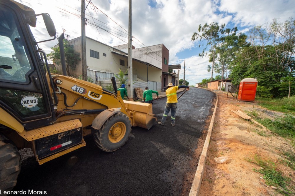 Ruas no bairro Turmalina ganham pavimentação