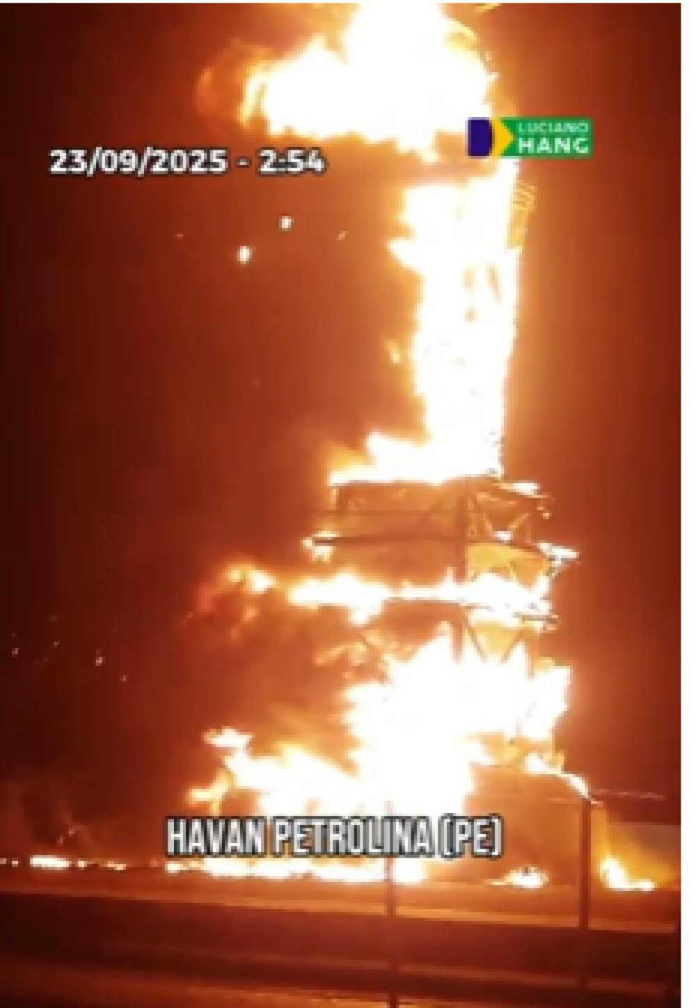 Estátua da Liberdade da Havan em Petrolina é destruída por incêndio criminoso provocado por dois suspeitos
