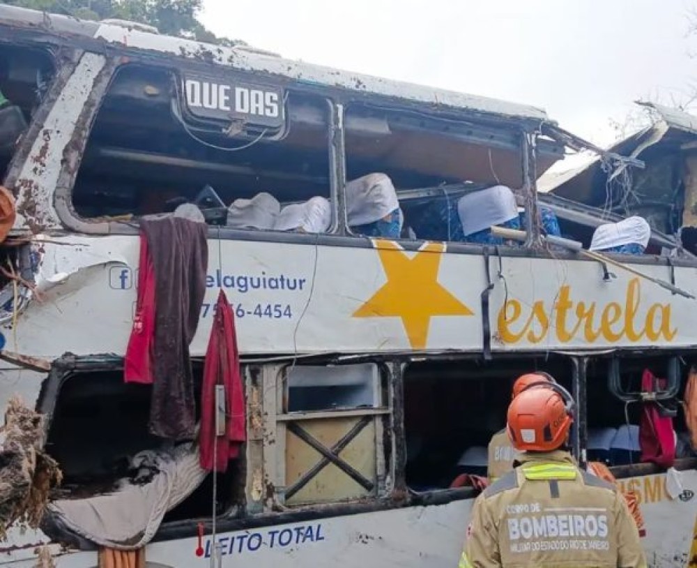 10 mortes: vítimas de tombamento de ônibus em Petrópolis são do sexo feminino