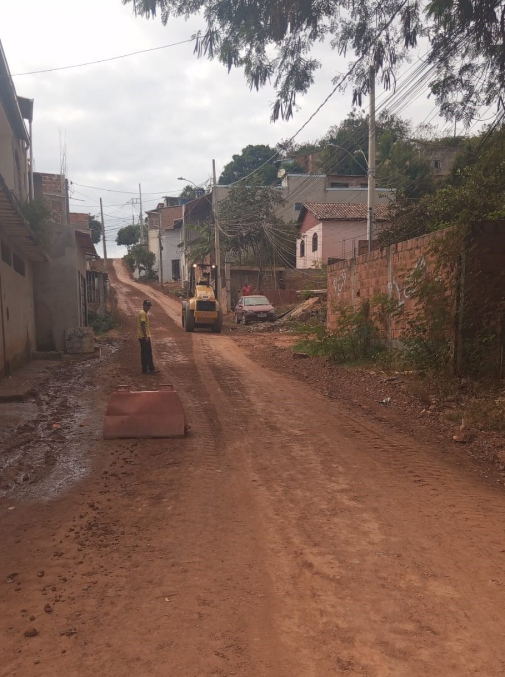 Ruas do bairro Atalaia são beneficiadas com Programa Valadares 100% Pavimentada