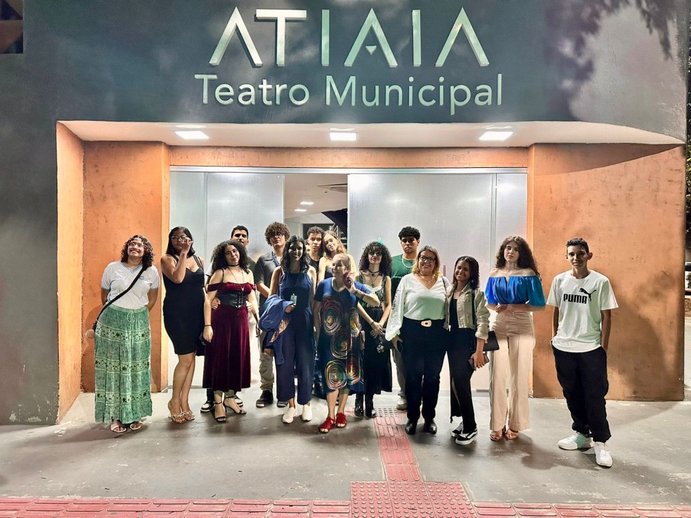 Parlamento Jovem vive noite cultural no Atiaia  ? ? Comunicação Câmara de Valadares Parlamento Jovem vive noite cultural no Atiaia