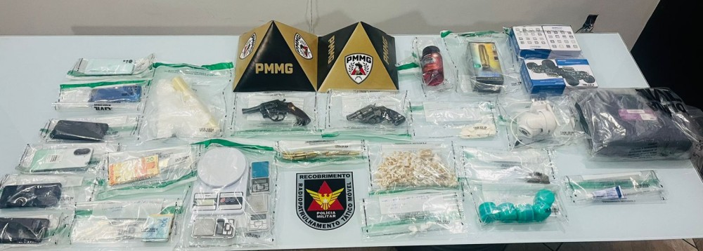 Pai e filho são presos por tráfico de drogas